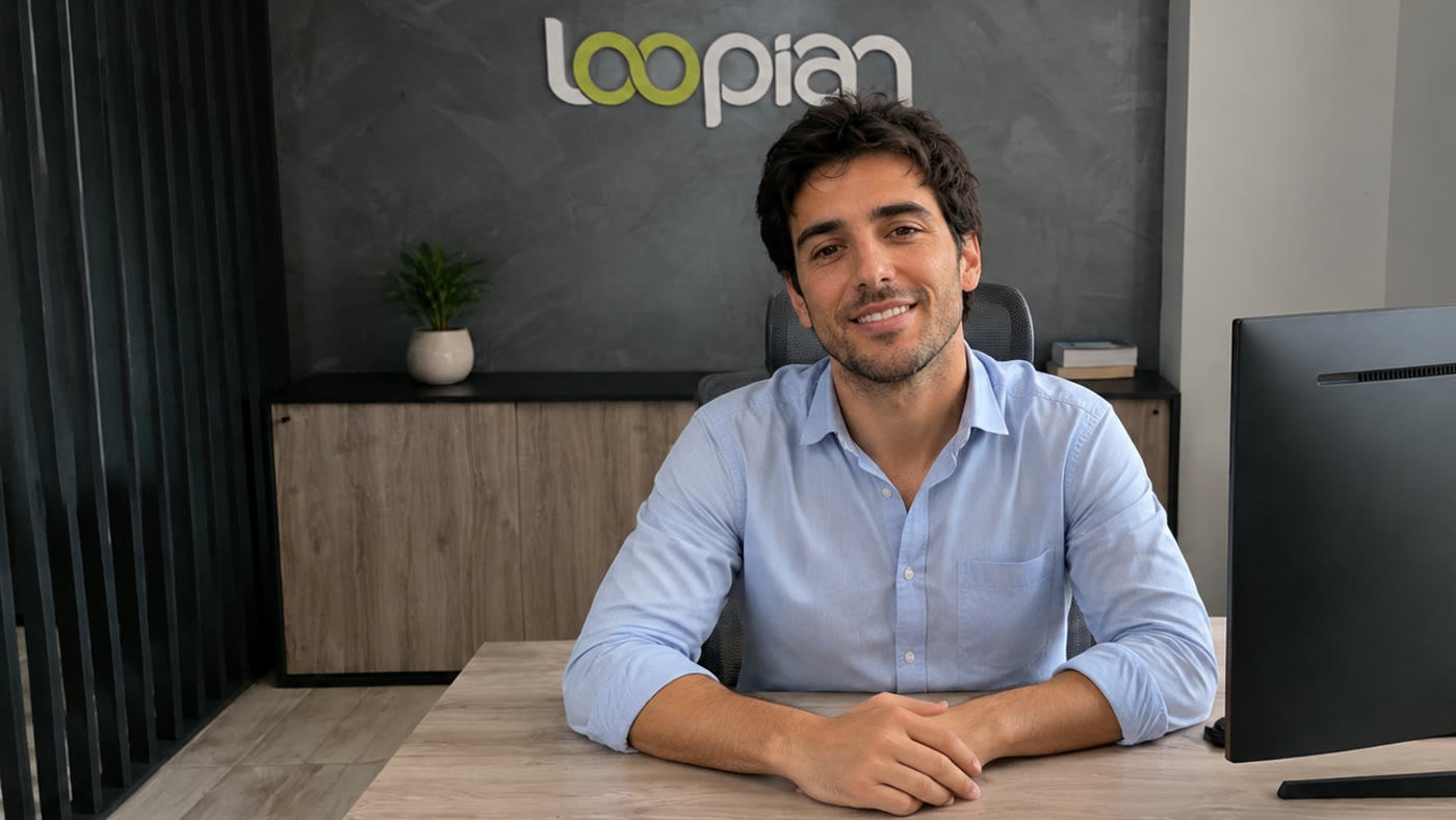 Franco, de Loopian, en la oficina